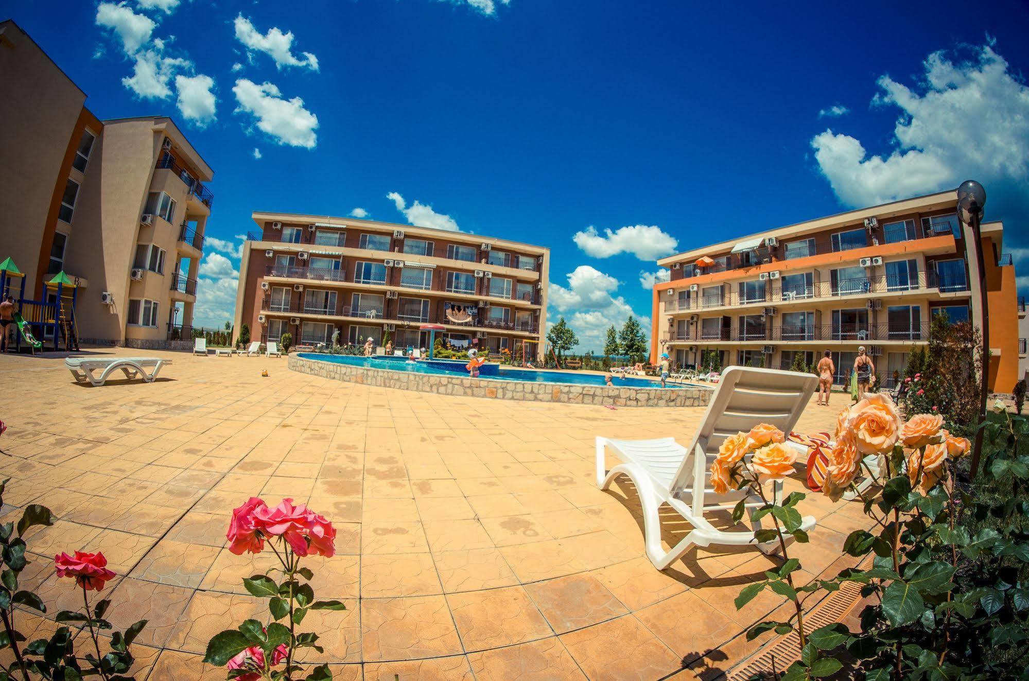 Holiday Fort Golf Club Sunny Beach Ngoại thất bức ảnh