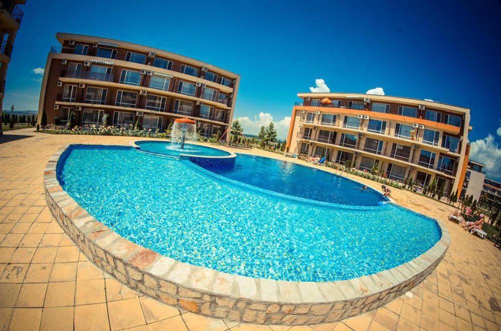 Holiday Fort Golf Club Sunny Beach Ngoại thất bức ảnh
