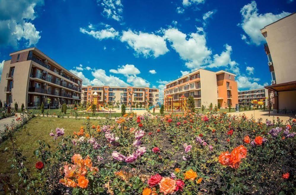 Holiday Fort Golf Club Sunny Beach Ngoại thất bức ảnh