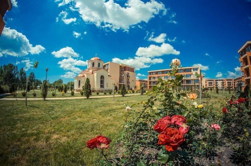 Holiday Fort Golf Club Sunny Beach Ngoại thất bức ảnh
