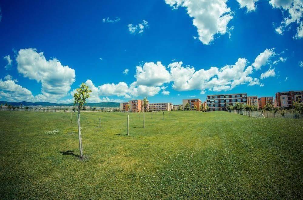 Holiday Fort Golf Club Sunny Beach Ngoại thất bức ảnh